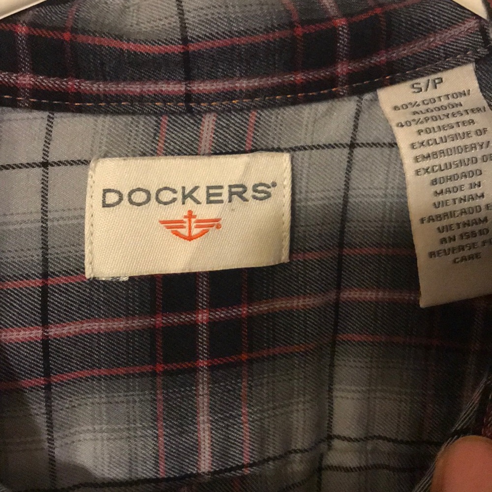 Button down - Picture 2 of 3
